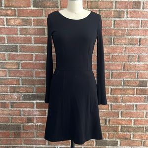 Theory EUC Black long sleeved fit & flare dress with zip up pockets size 2